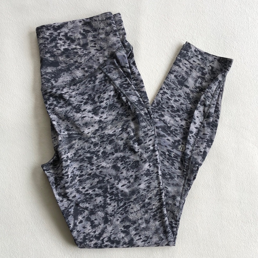 NWT Lululemon Base Pace HR Tight 25”